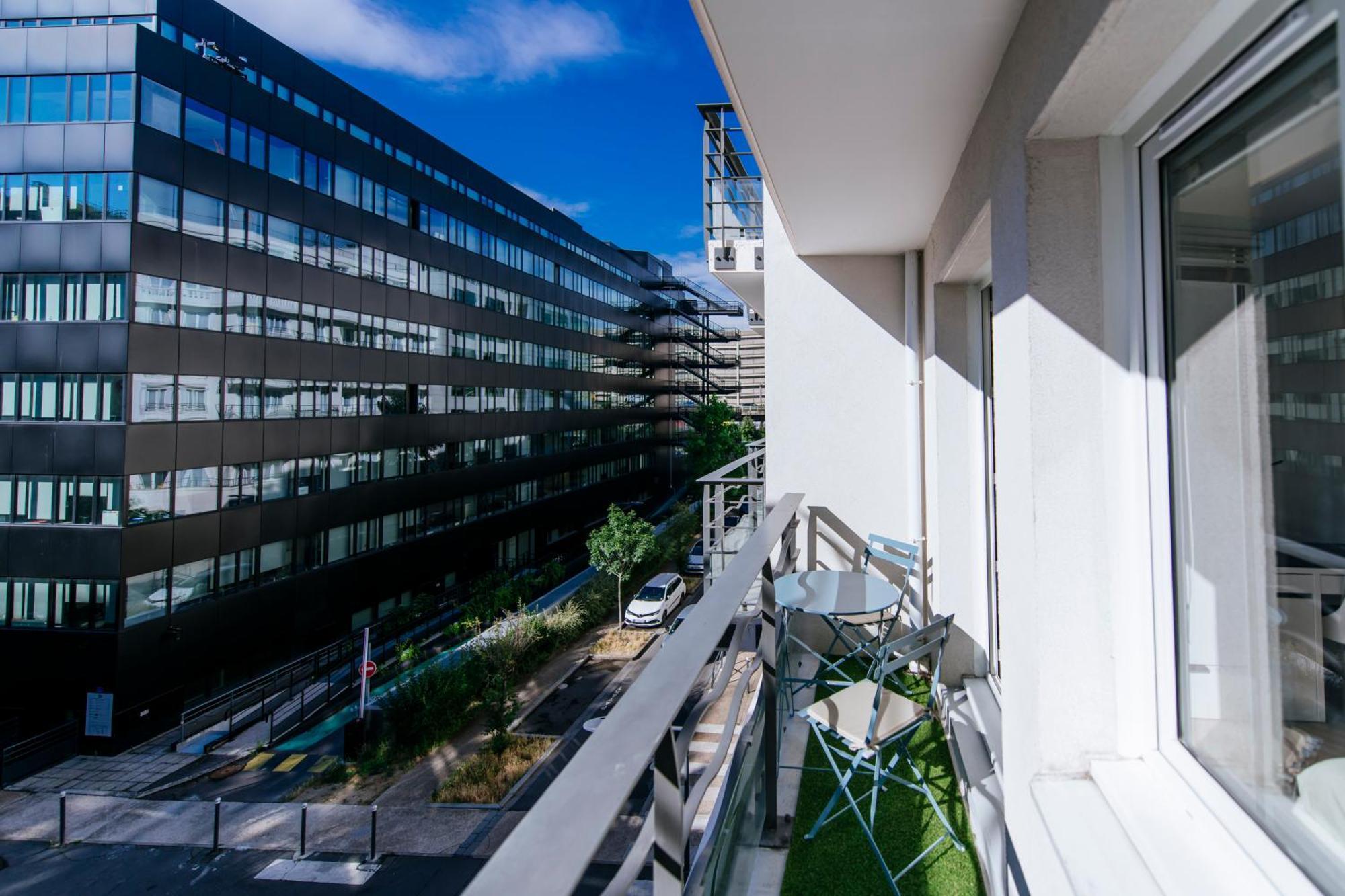 Paris Porte De Versailles - Issyhost *